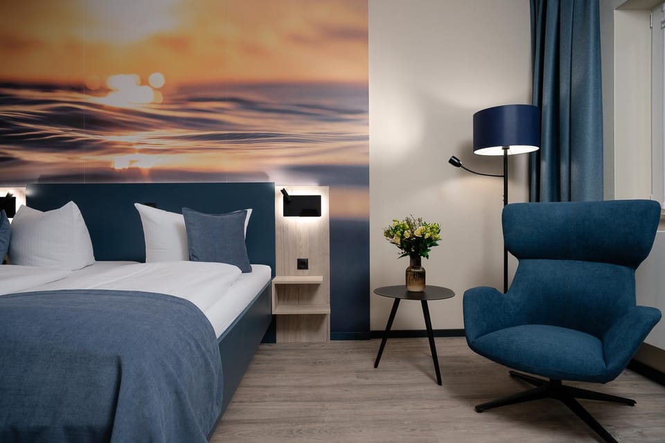 Bed, Seating area