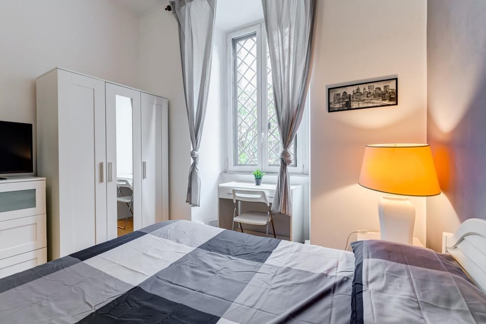 TV and multimedia, Photo of the whole room, Bedroom