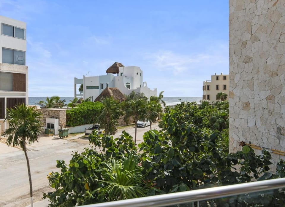 Day, View (from property/room), Balcony/Terrace, Sea view, Street view