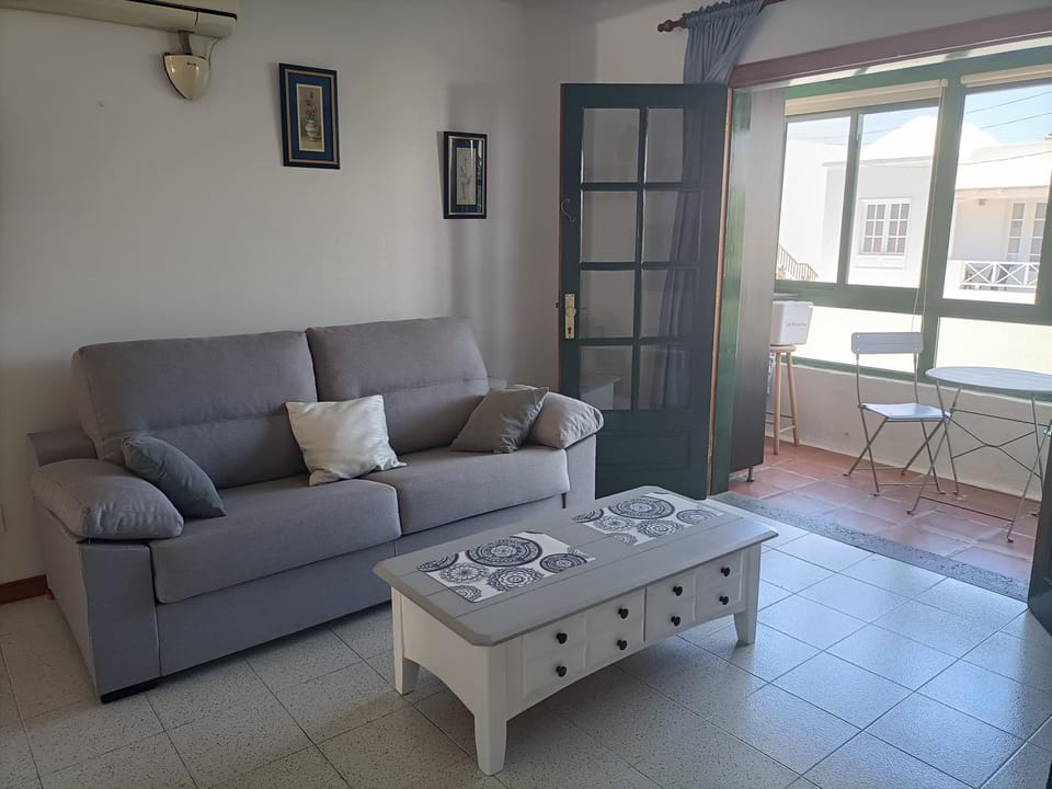 Apartamento ANTOSOL de 2 dormitorios Apartment in Isla de Lanzarote