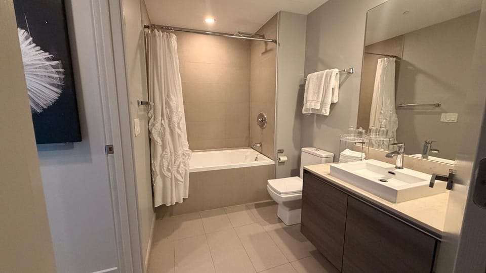 Amazing Studio Located in Upscale-Prime Location. Walking Distance to Restaurant Apartment in Brickell