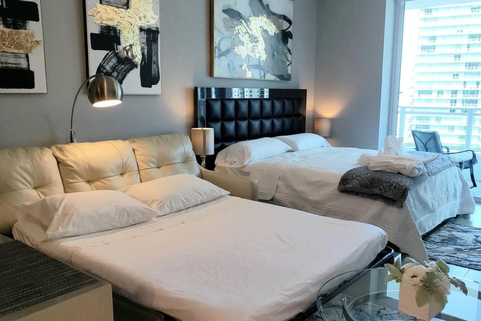 Amazing Studio Located in Upscale-Prime Location. Walking Distance to Restaurant Apartment in Brickell
