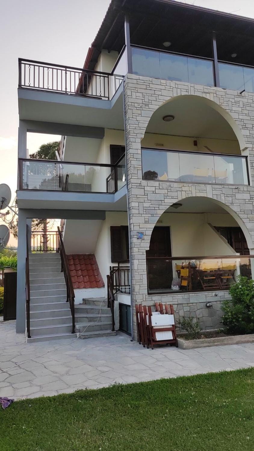 Balcony/Terrace, Internal: Not applicable to any particular room