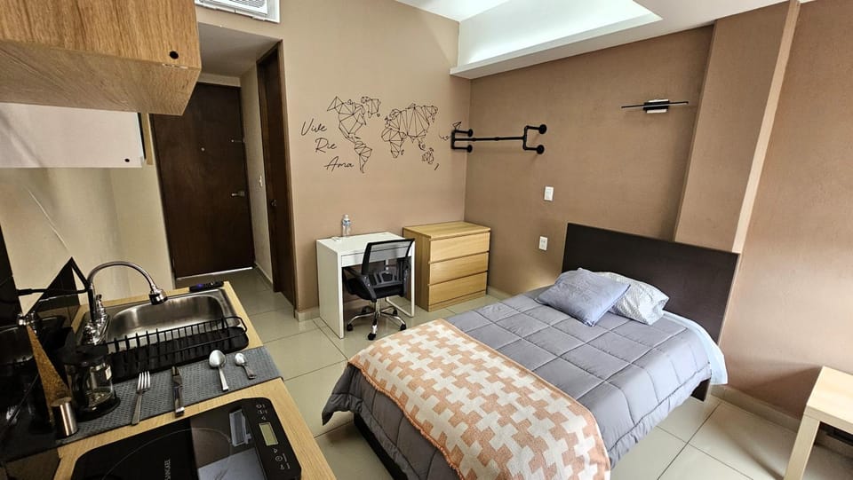 Bed, Photo of the whole room, kitchen