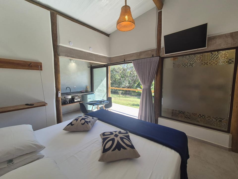 Bed, TV and multimedia, Photo of the whole room, Bedroom