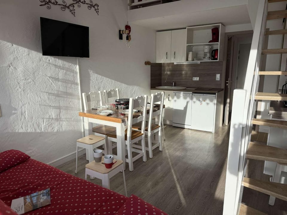 Studio aux Saisies 6 pers. proche commerces, balcon sud - FR-1-594-313 Apartment in Haute-Savoie