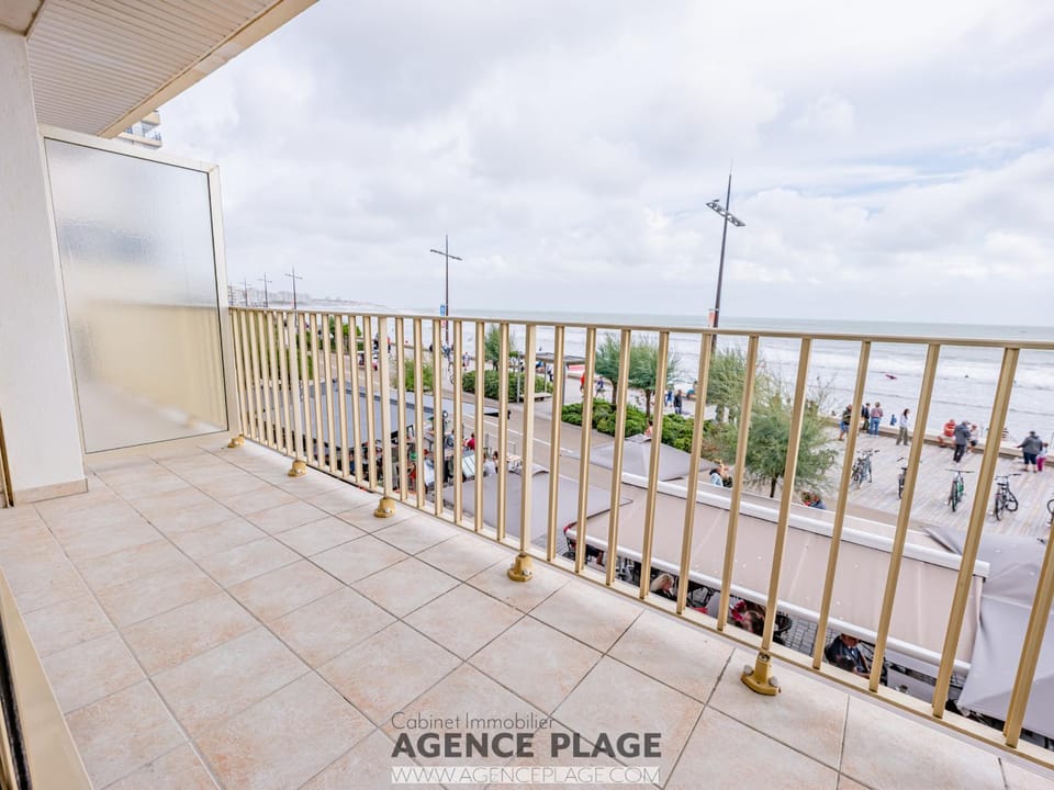 Studio face mer avec balcon et cuisine équipée Apartment in Les Sables-d'Olonne