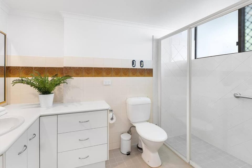 Amazing beach view and perfect location Kirra Apartment in Tweed Heads