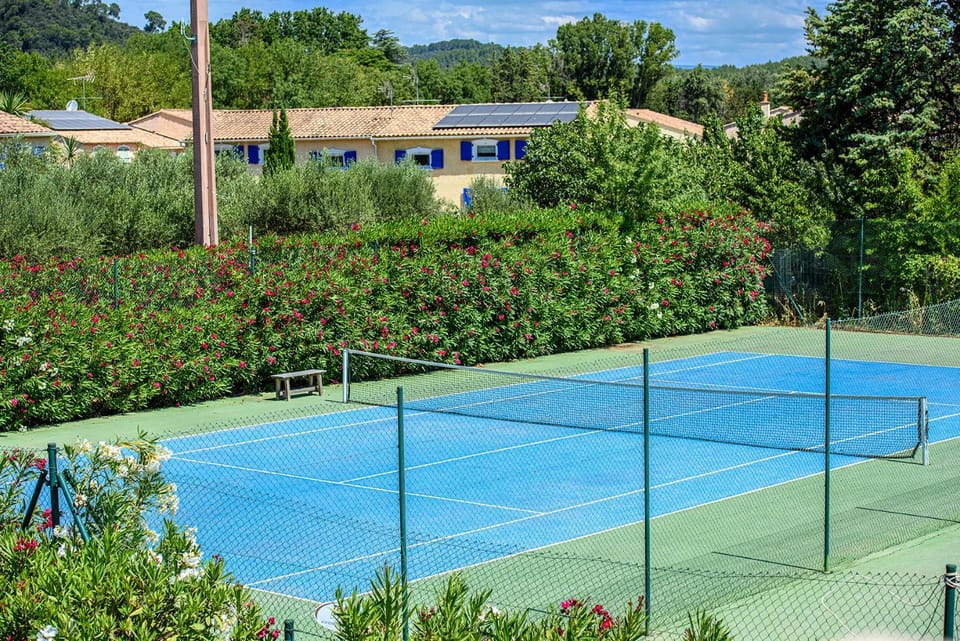 Tennis court