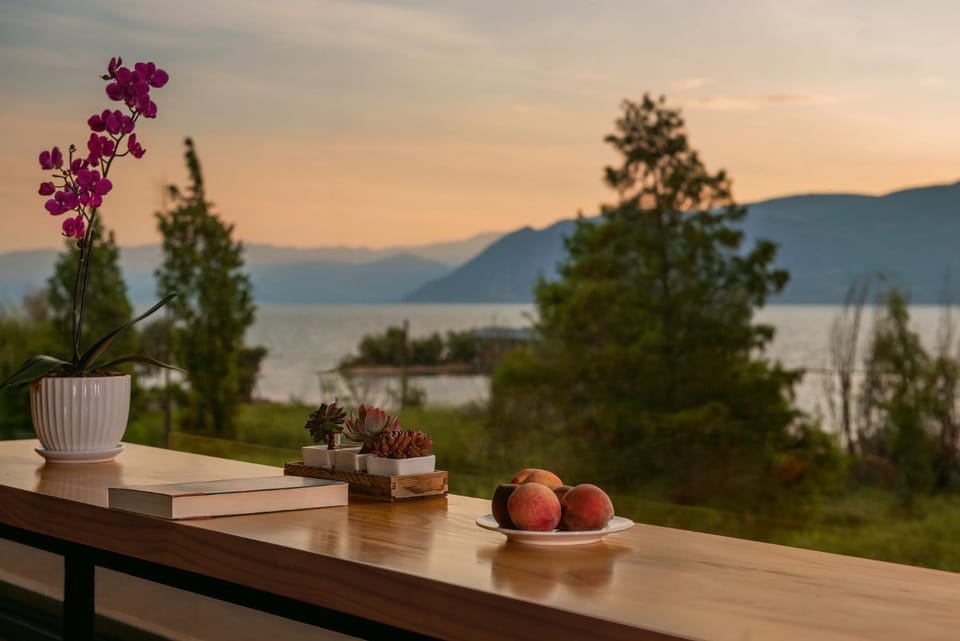 Day, Natural landscape, Balcony/Terrace, Lake view