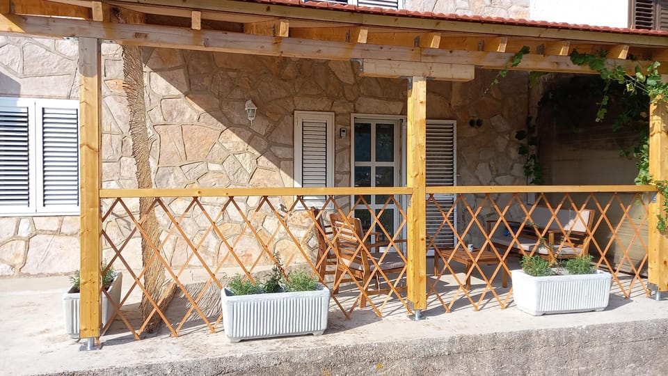 Artičok Jelsa Apartment in Dubrovnik-Neretva County