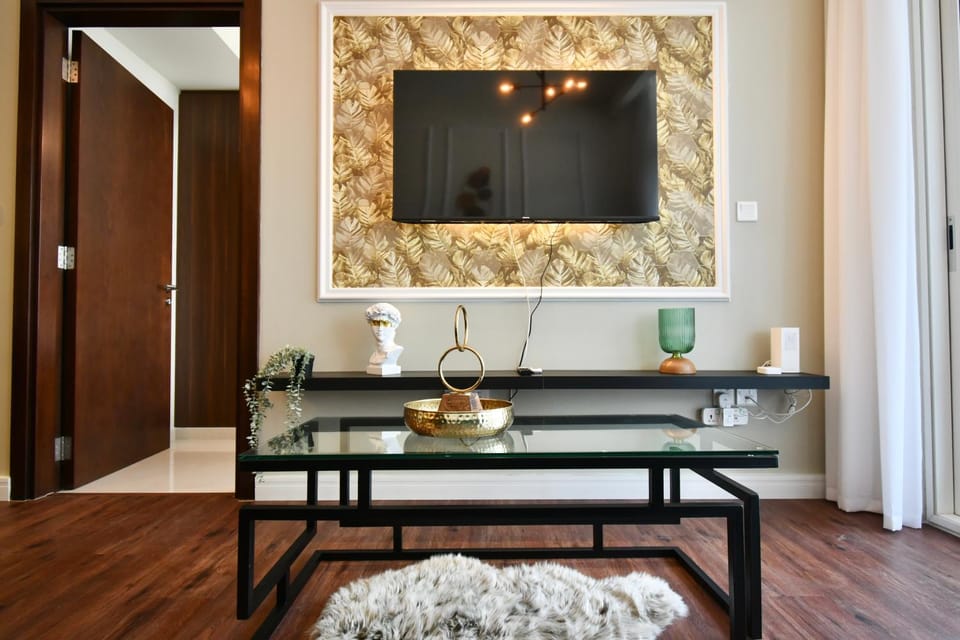 Vera Residence-Canal Viewing Dubai Mall walking 2BR Chic APT Apartment in Dubai