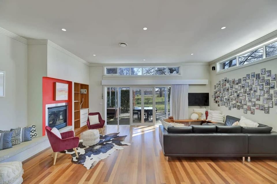 Art House on Anson - Artistic Haven, Spa, Pets House in Orange