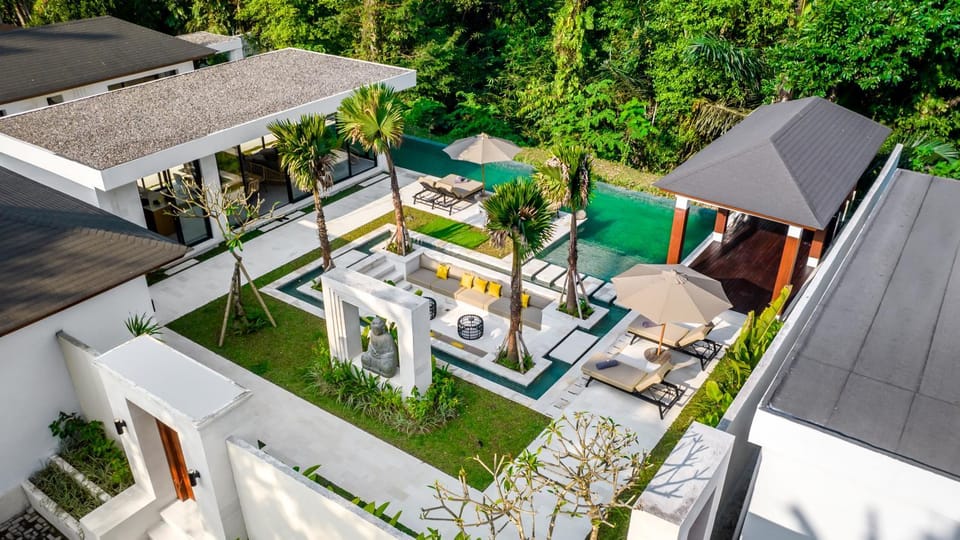Property building, Bird's eye view, Seating area, Pool view, Swimming pool, internet
