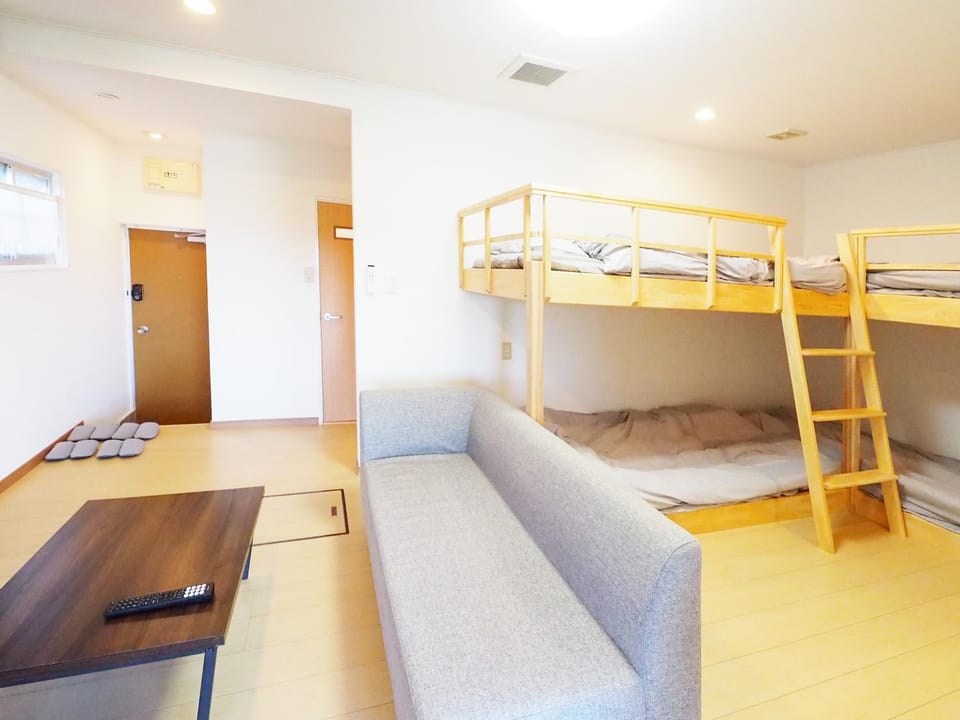 locona +rakuta Bed and Breakfast in Japan