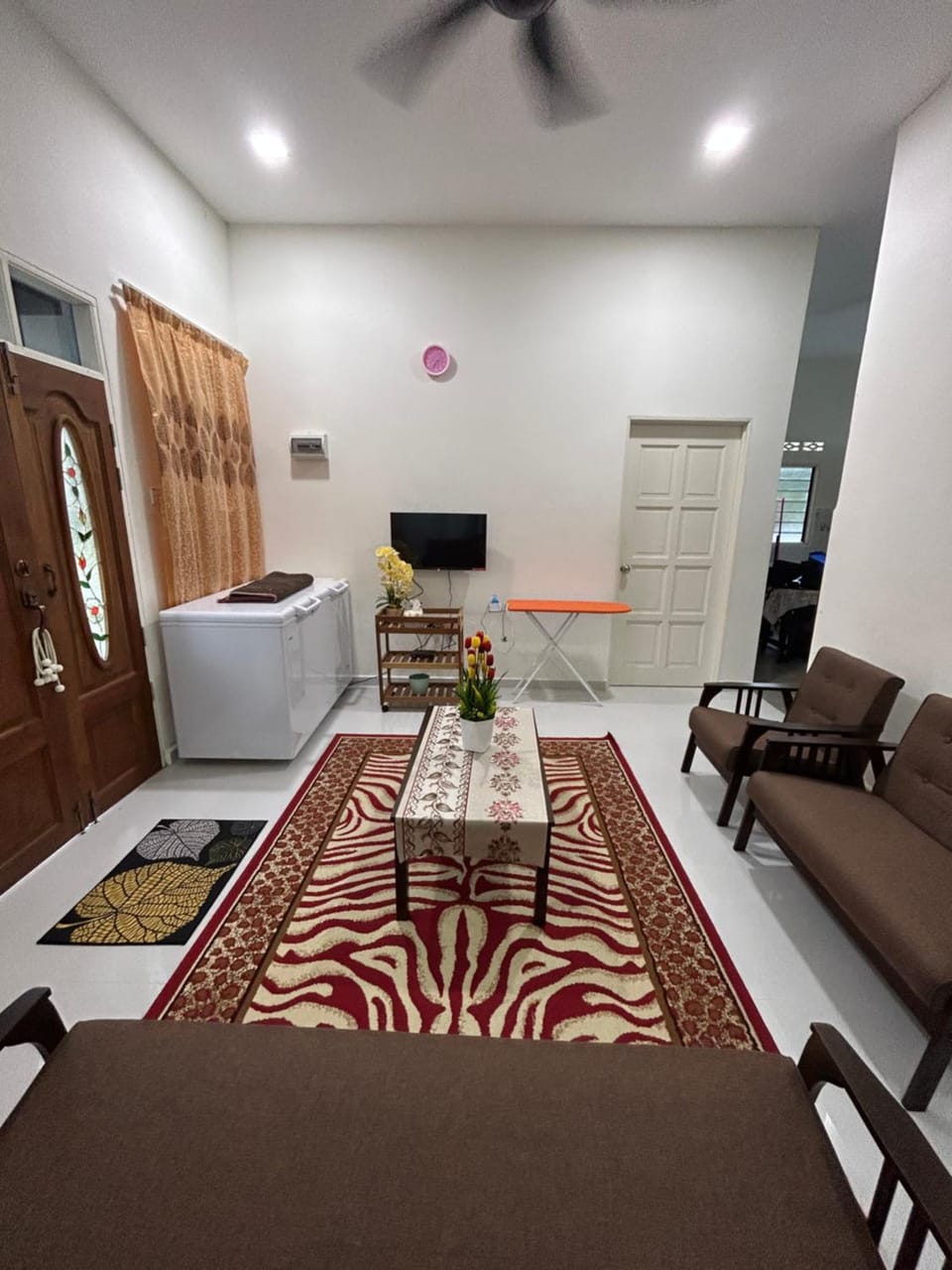 TV and multimedia, Living room, Seating area