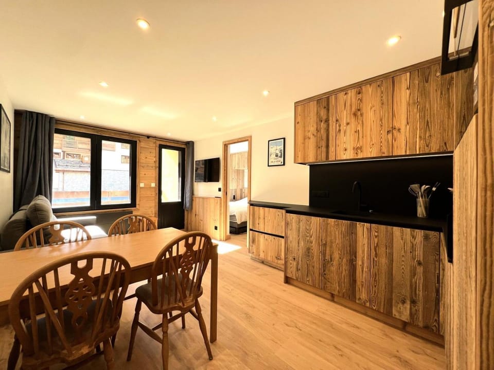 Résidence Les Jardins De Val - Superbe appartement 4 personnes entièrement rénové, avec deux salles de bain, situé à 350m du centre et 450m des pistes. MAE-4494 Apartment in Val dIsere