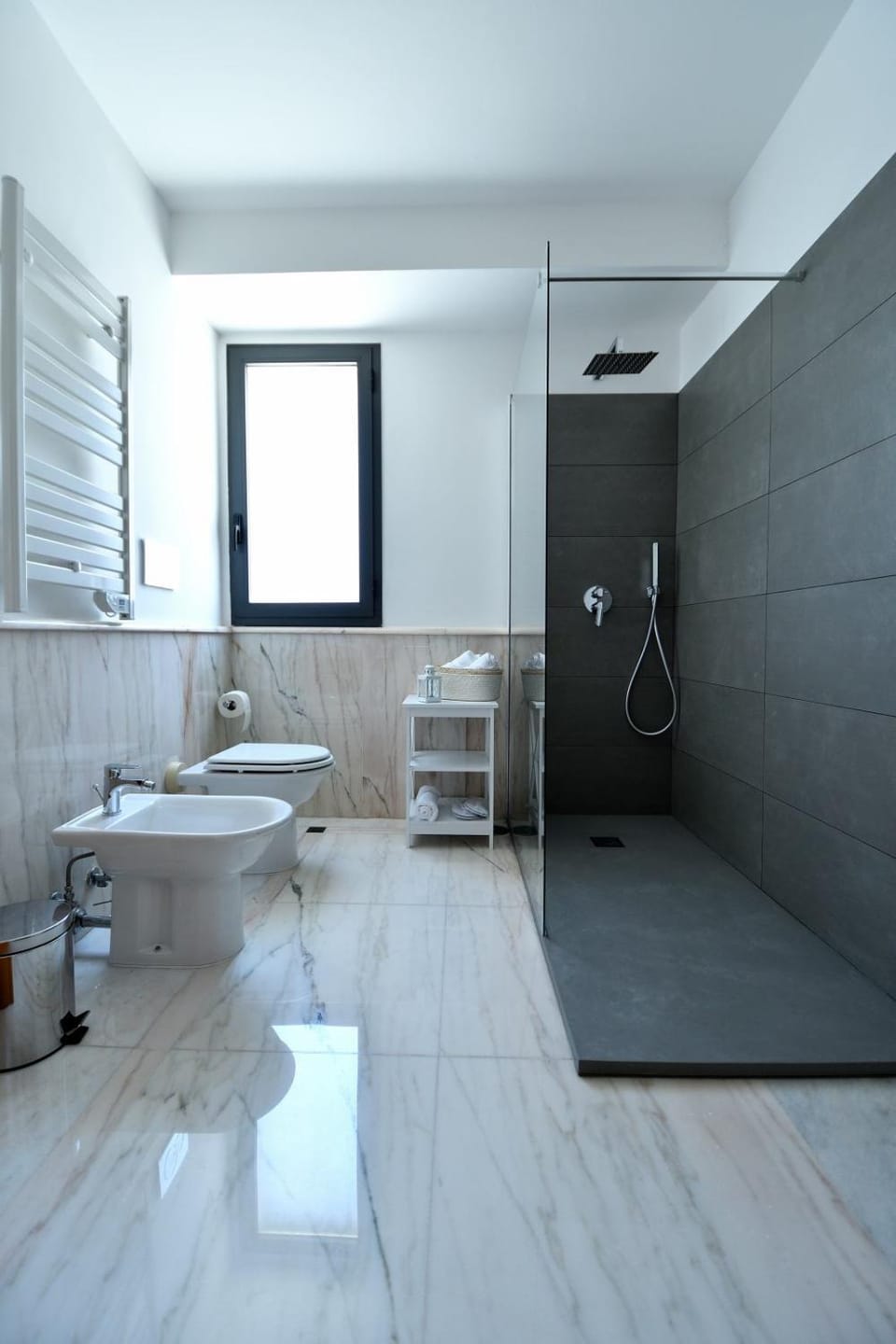 Shower, Toilet, Bathroom, bidet, towels