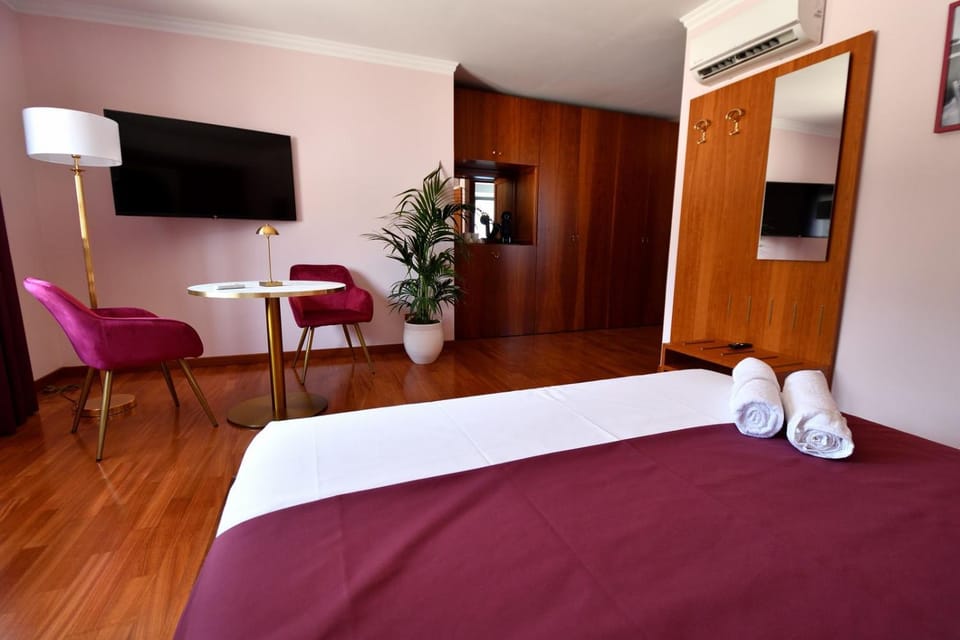Bed, Bedroom, hair dresser, wardrobe, air conditioner