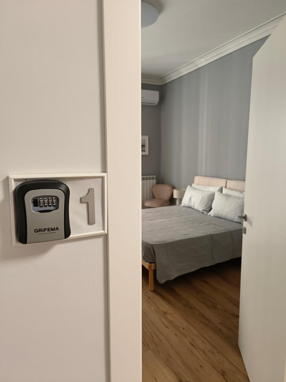 Photo of the whole room
