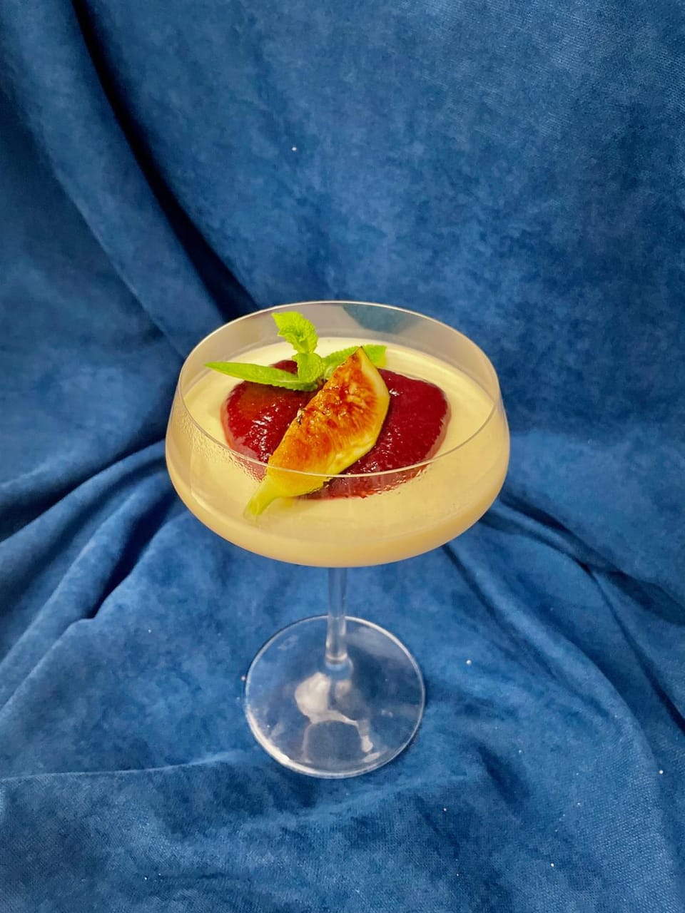 Restaurant/places to eat, Lounge or bar, Food and drinks, Food