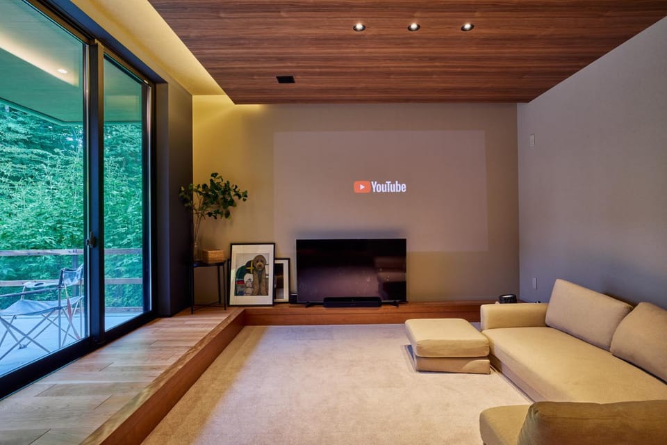 TV and multimedia, Living room, Seating area