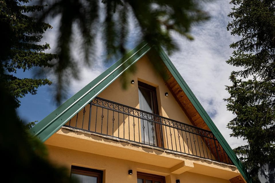 Natural landscape, View (from property/room), Balcony/Terrace