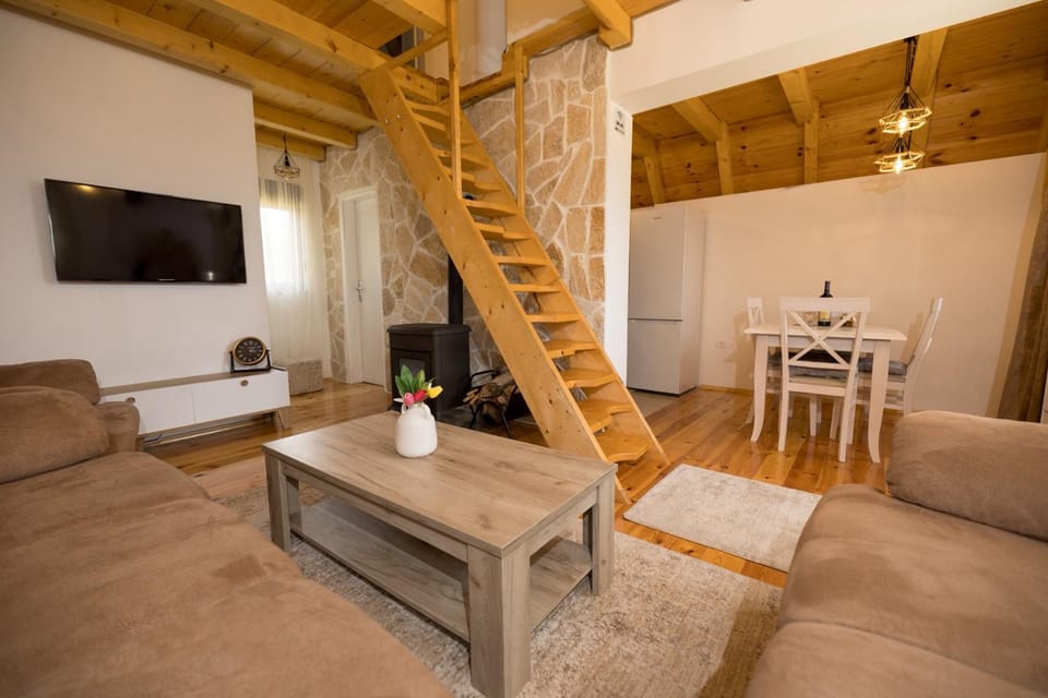 Communal lounge/ TV room, Living room, Evening entertainment