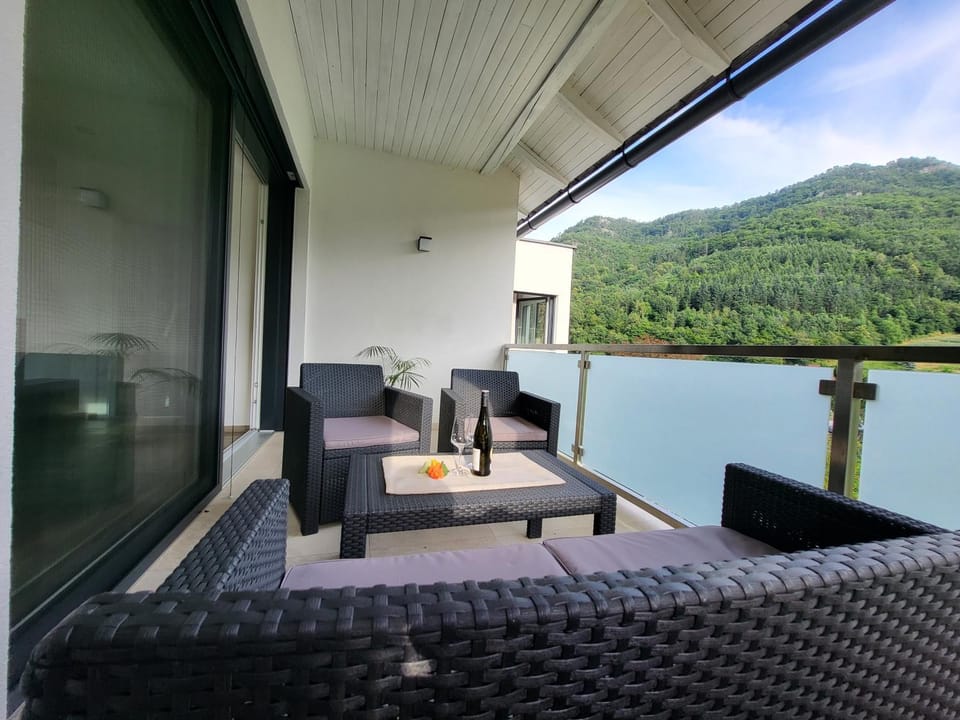 View (from property/room), Balcony/Terrace
