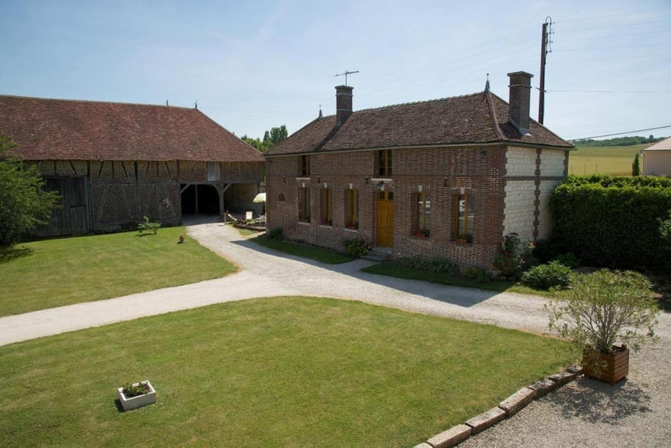 Le bas du buisson fermé House in Grand Est