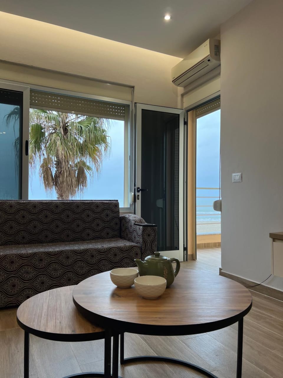 Living room, Seating area, air conditioner