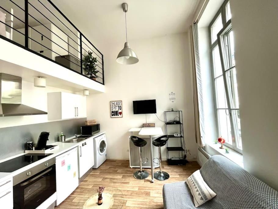 Très bel appartement à 2 pas du Théâtre Sébastopol Apartment in Lille