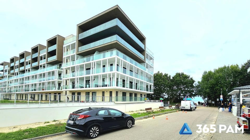 Property building, Day, Neighbourhood, Location