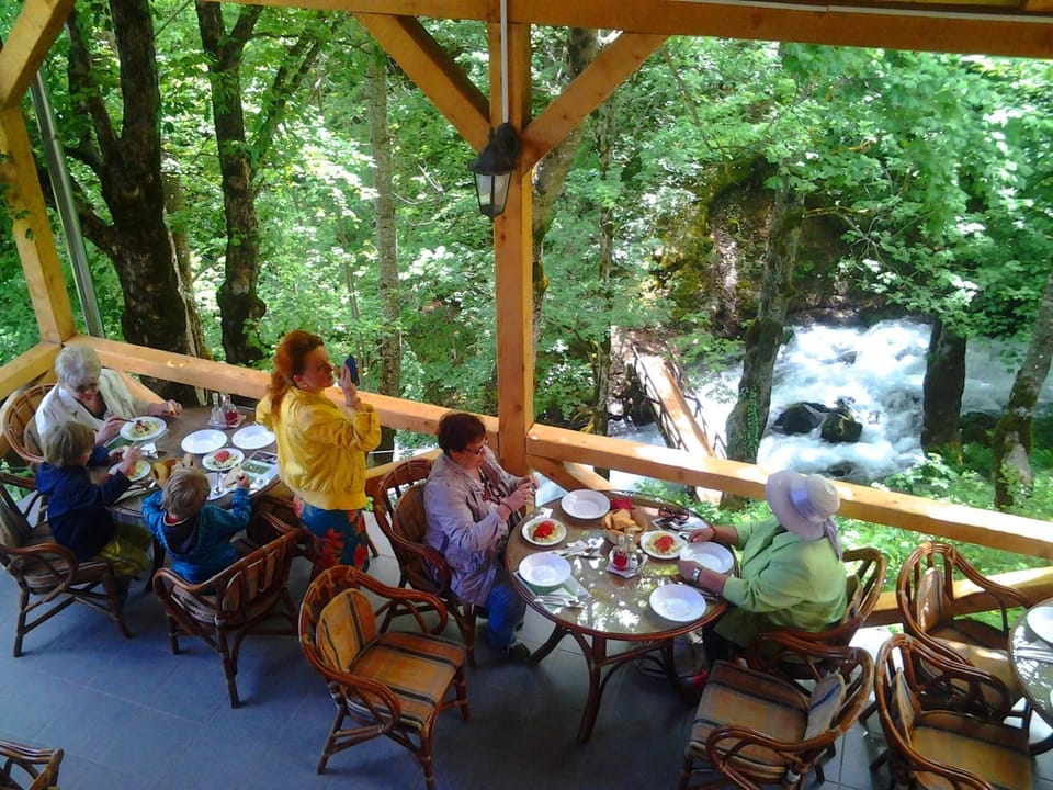 Natural landscape, Balcony/Terrace, Banquet/Function facilities, Landmark view, River view, group of guests