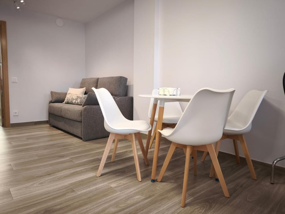 Lounge or bar, kitchen