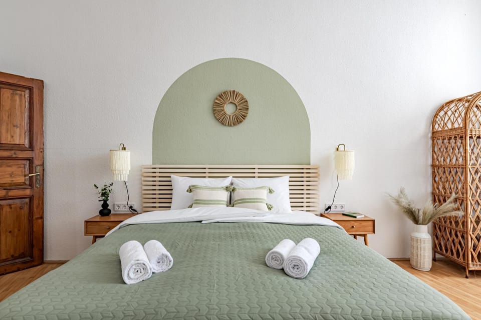 Bed, Photo of the whole room, Decorative detail, Decorative detail, Bedroom, Guests, Guests, group of guests, group of guests, Family, Family, furniture, furniture, heating, heating, internet, internet, soundproof, towels, towels