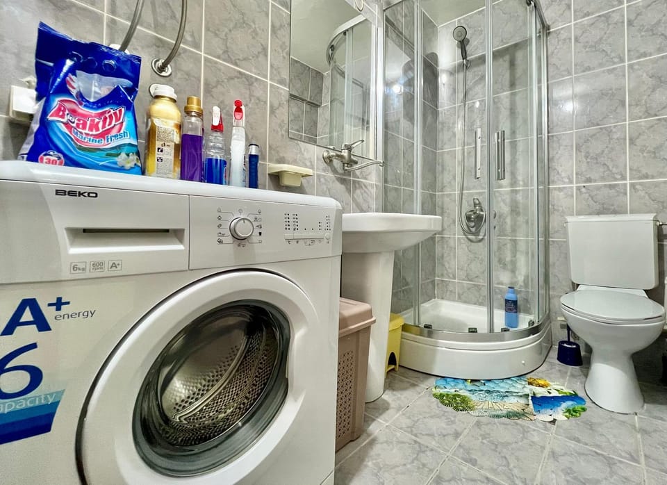 Shower, Toilet, Bathroom, washing machine
