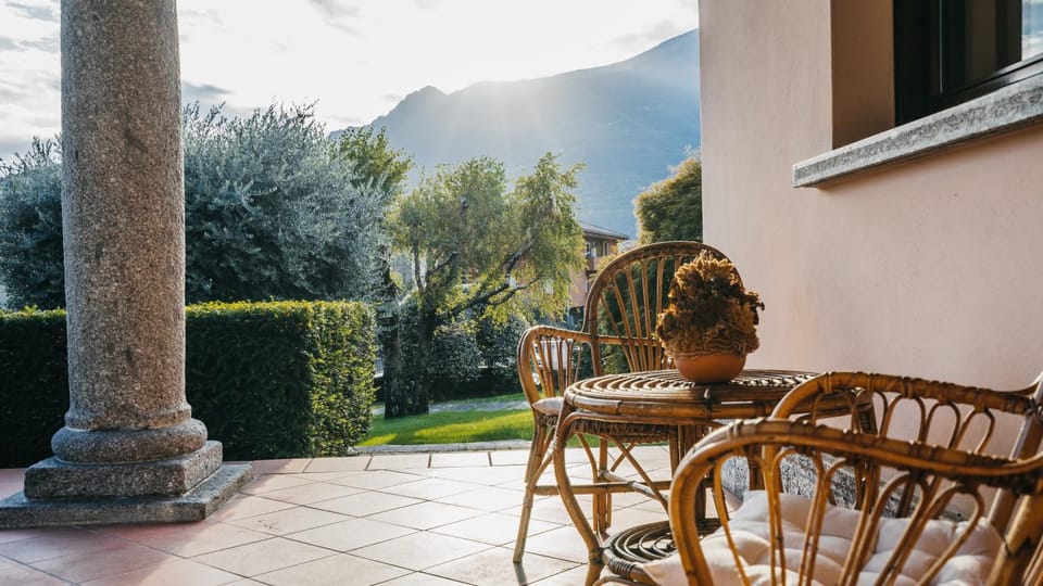 Balcony/Terrace, Garden view, Mountain view