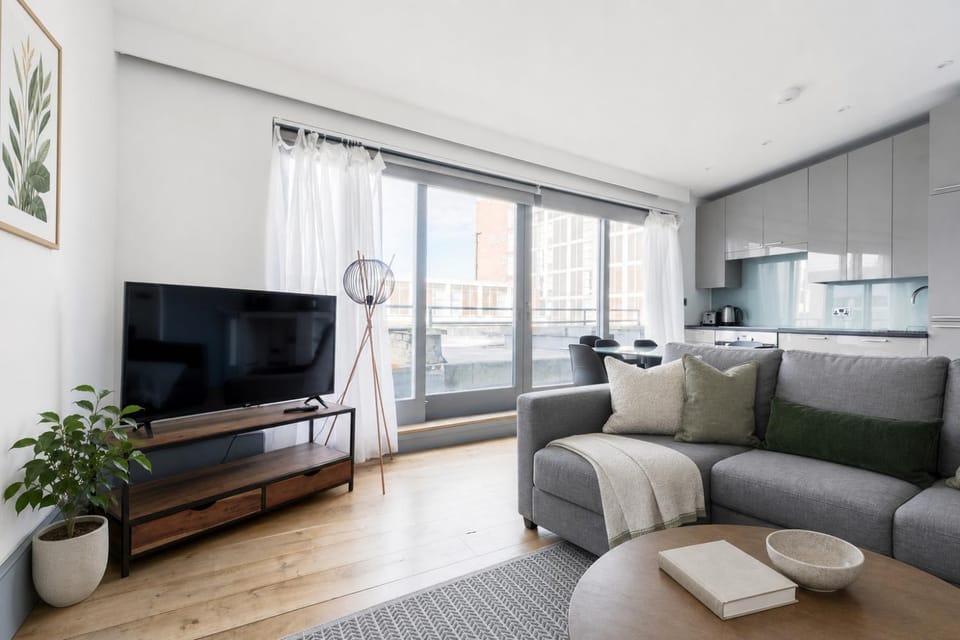View (from property/room), Balcony/Terrace, Kitchen or kitchenette, Living room, Dining area