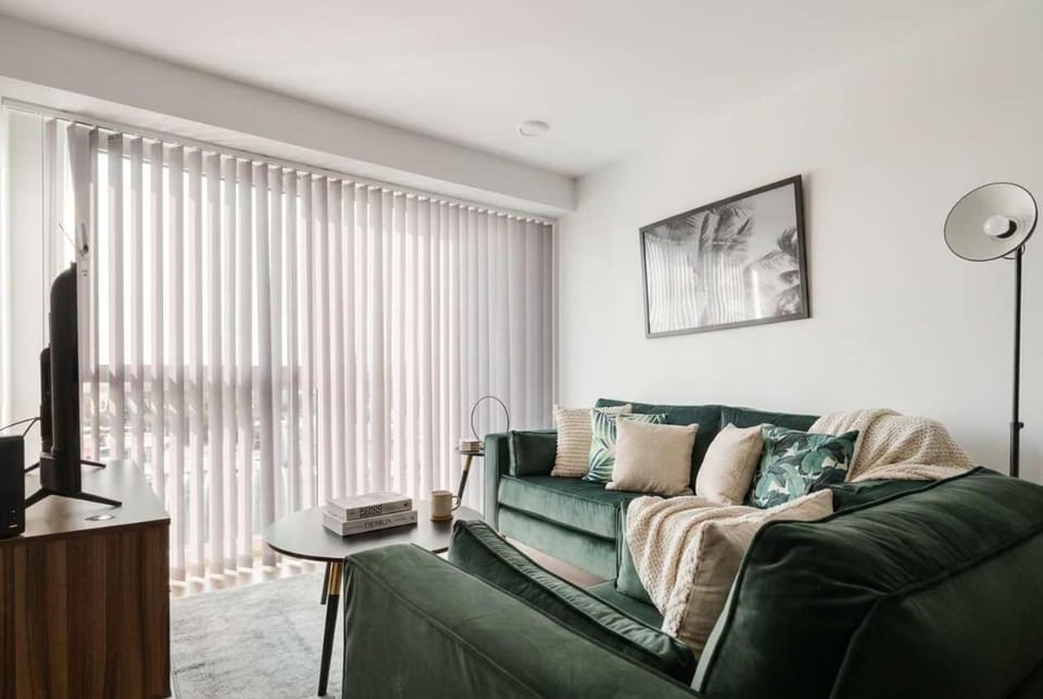 Beautiful 2 Bed Apartment in a Converted Mill Apartment in Leeds