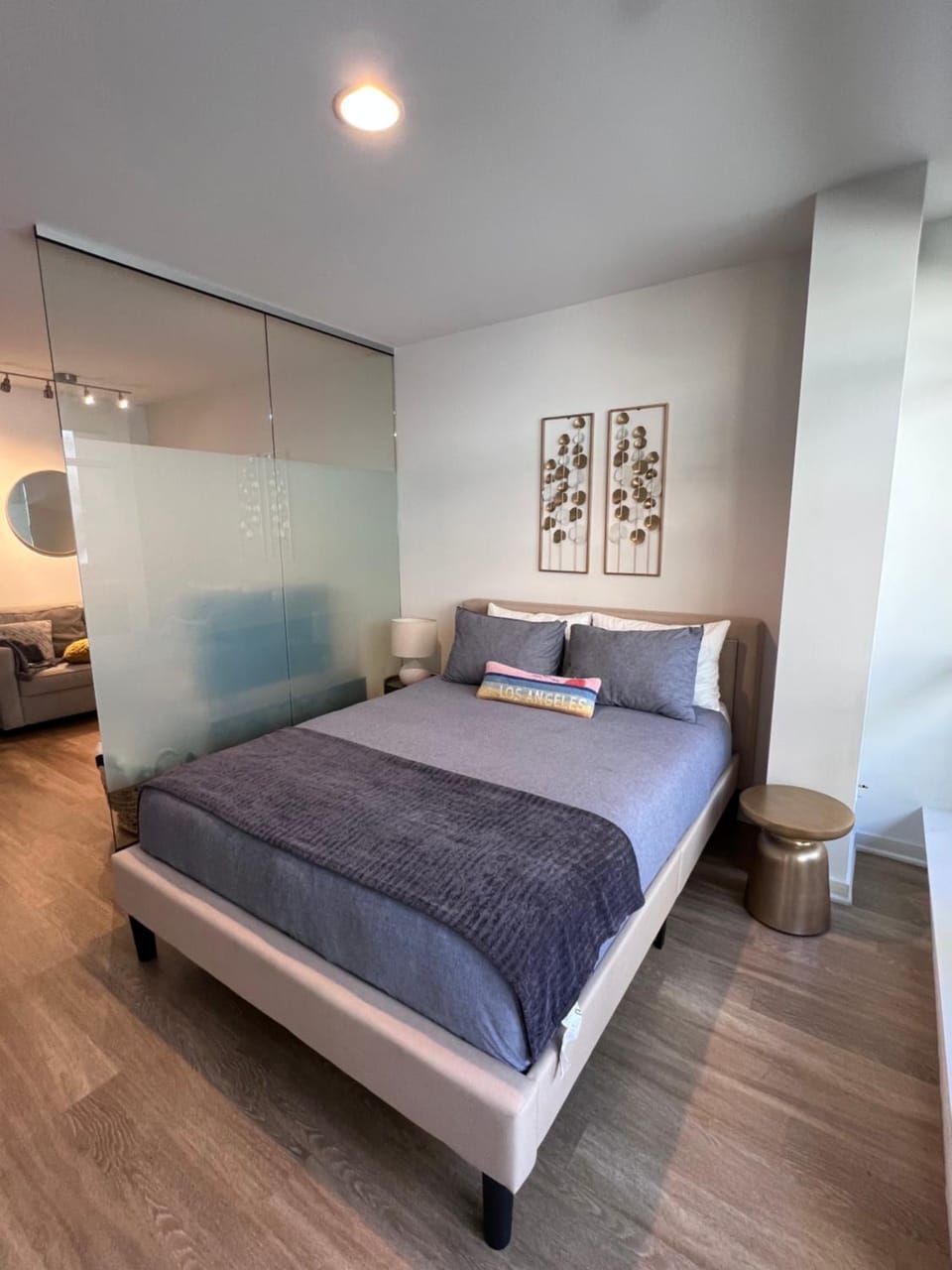 Arion- Cozy Santa Monica getaway steps to the beach Free Parking Apartment in Santa Monica