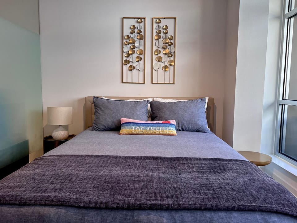 Arion- Cozy Santa Monica getaway steps to the beach Free Parking Apartment in Santa Monica