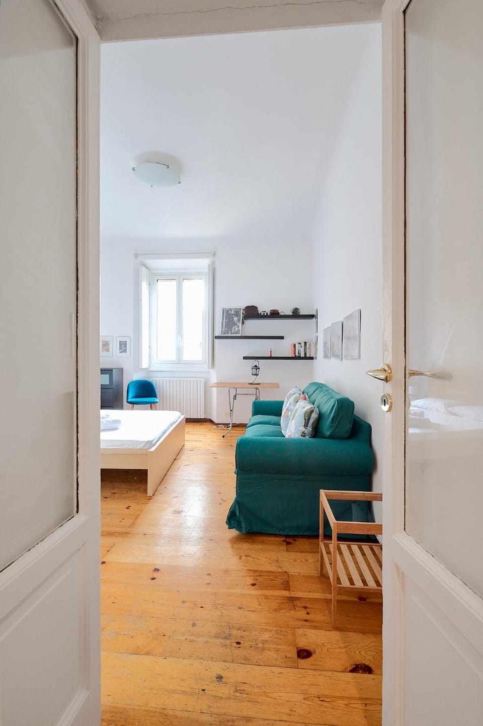 Bed, Photo of the whole room, Bedroom