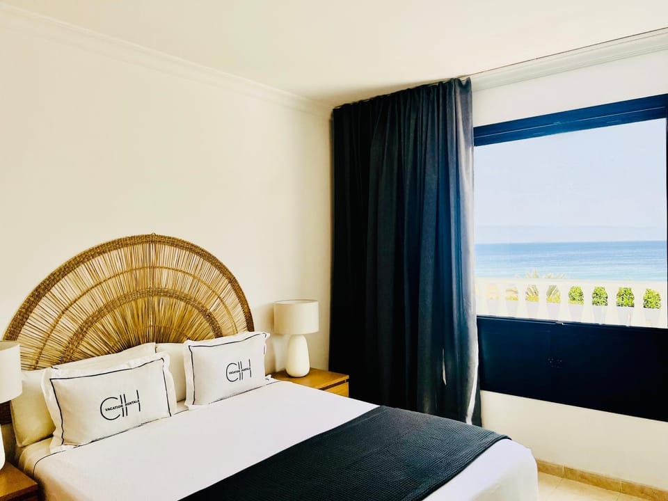 Bed, View (from property/room), Photo of the whole room, Bedroom, Sea view
