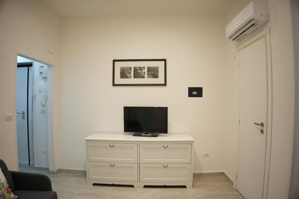TV and multimedia, safe, air conditioner