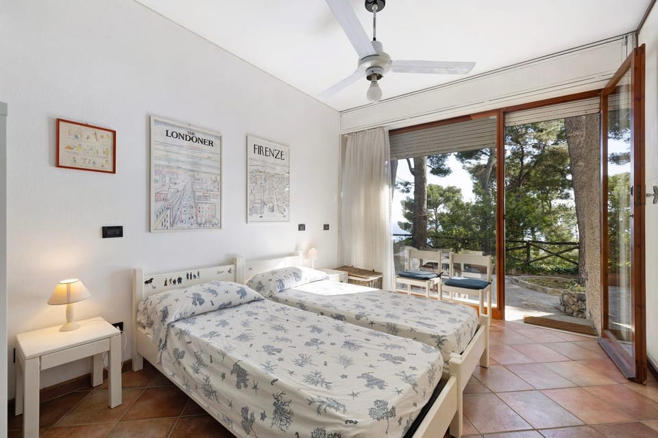 Property building, Living room, Bedroom