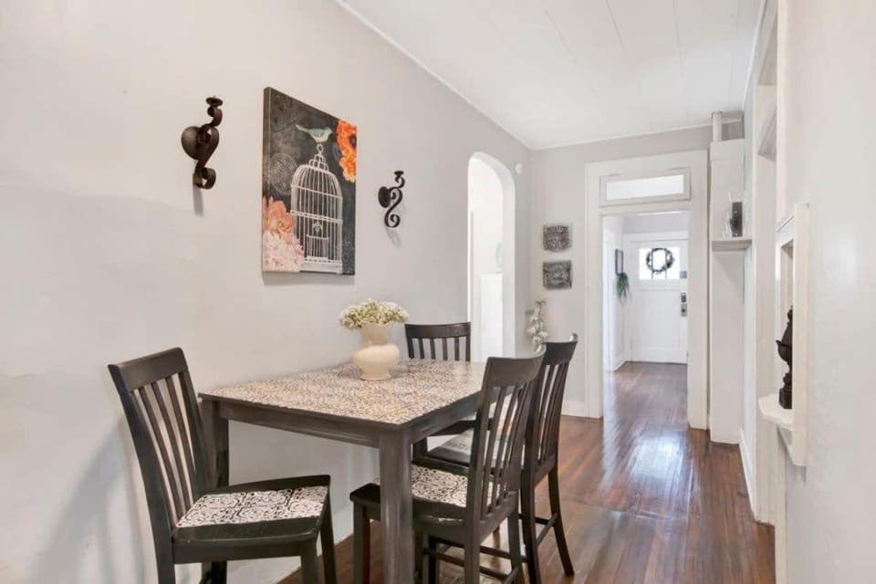 Charming Midtown Apt - Hannon Hideaway Unit C Apartment in Mobile