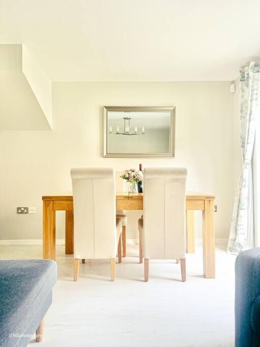 Modern 3 bed home, Chesterfield Apartment in Chesterfield