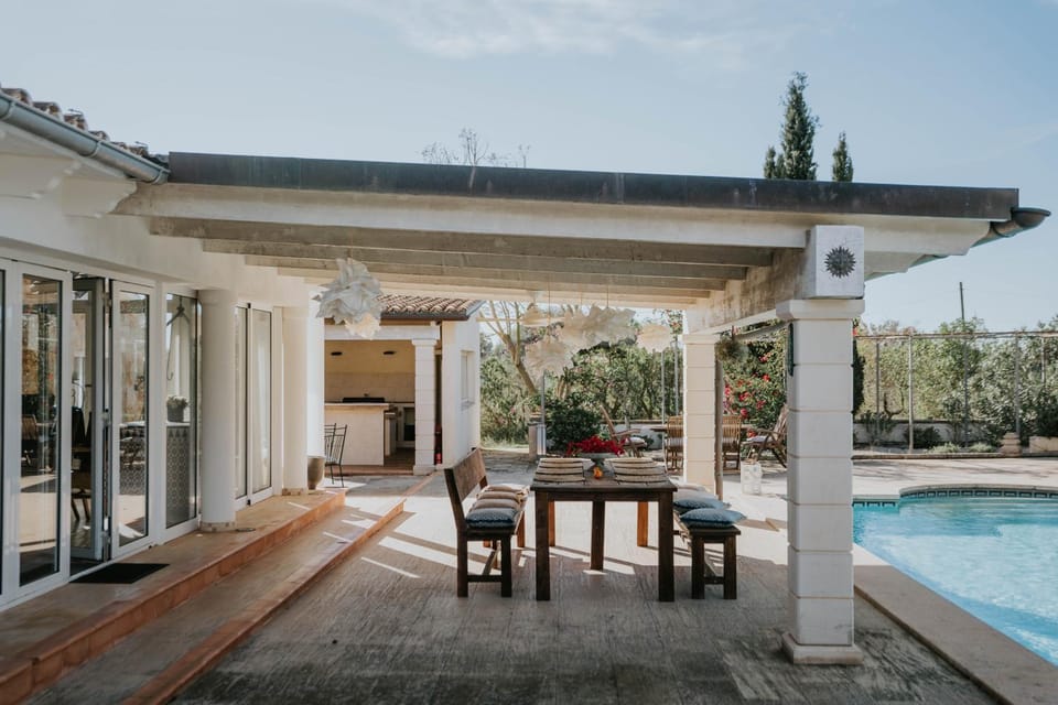 Casa de Ensueno Sleeps 8 with Pool House in Pla de Mallorca