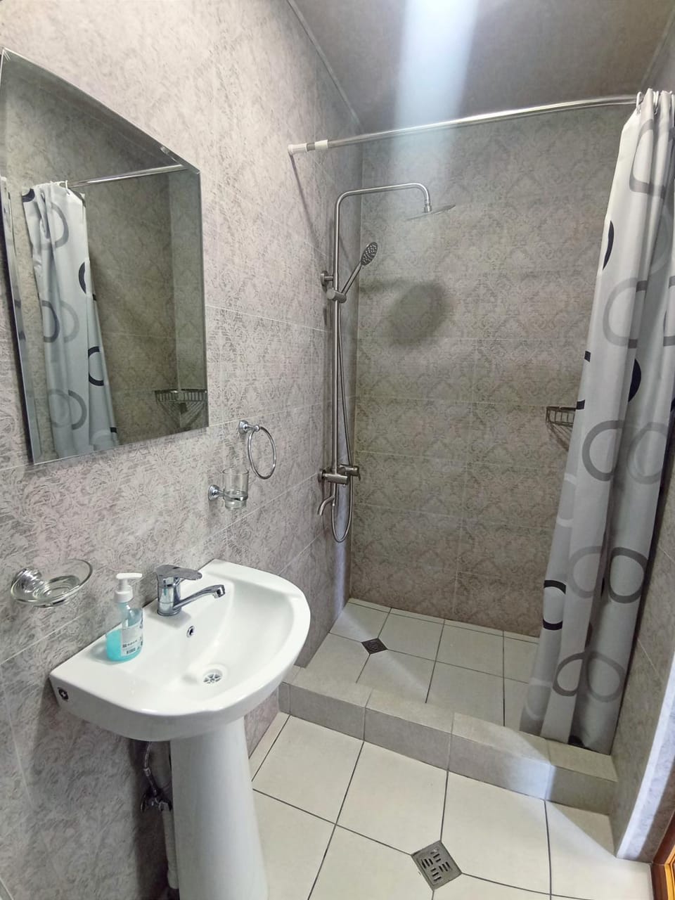 Shower, Bathroom, towels